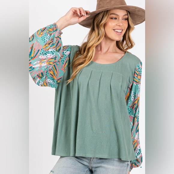 SAGE + FIG Ruched Round Neck Printed Bubble Sleeve Top - Picture 1 of 5